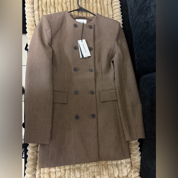 Aritzia Brown Double-Breasted Blazer - Picture 3 of 4